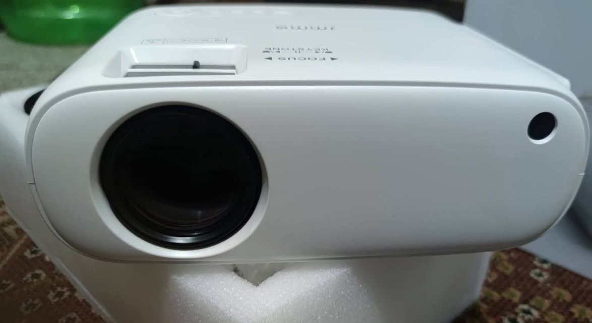 JMMO.
 جهاز يعرض من الموبايل ويدعم ال واي فاي وبلوتوث

يعمل هذا النوع من أجهزة العرض بتقنية LCD ويوفر دقة أصلية عالية. 

يدعم الجهاز تشغيل الفيديوهات بدقة 1080P لضمان جودة صورة واضحة. 

يتميز بحجم شاشة إسقاط قابل للتعديل يتراوح بين 20 إلى 140 بوصة، مما يجعله مناسباً لمختلف المساحات. 

يعتبر الجهاز محمولاً ومثالياً للاستخدام المنزلي أوالتعليمي

سعره 30 

العنوان الموصل حي الوليد قرب مدرسة النيل للبنين


**إذا كنت صاحب هذا الإعلان وتريد حذفه لأي سبب، رجاءا أرسل رسالة إلى الدعم الفني**