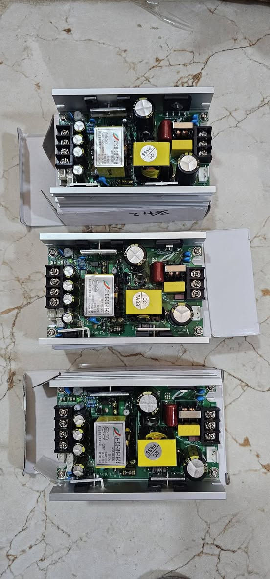قطع. ماعرف المن يستخدمن.  السعر ٤٠ مع توصيل


**إذا كنت صاحب هذا الإعلان وتريد حذفه لأي سبب، رجاءا أرسل رسالة إلى الدعم الفني**