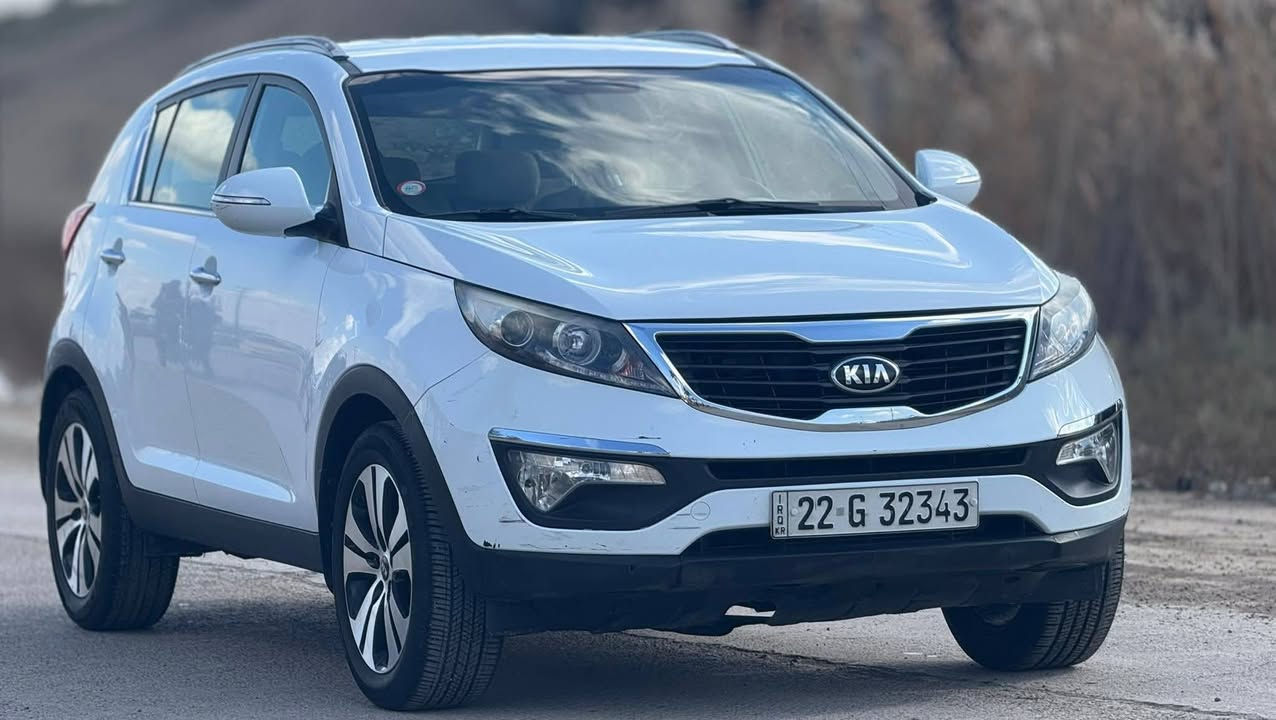 كيا سبورتج 2014 خليجي  مكفولة
مكينة 2000 مكفول 
تحكم ستيرن 
كامره دواره 
رادار 
بيها شخط باب السايق مبين بلصوره ع وضعه لامدكوك بارد ولاشي 
سياره جاهزه ونضيفه 
السعر ١٣٠ 
العنوان / السيديه 
للأستفسار / ***********
