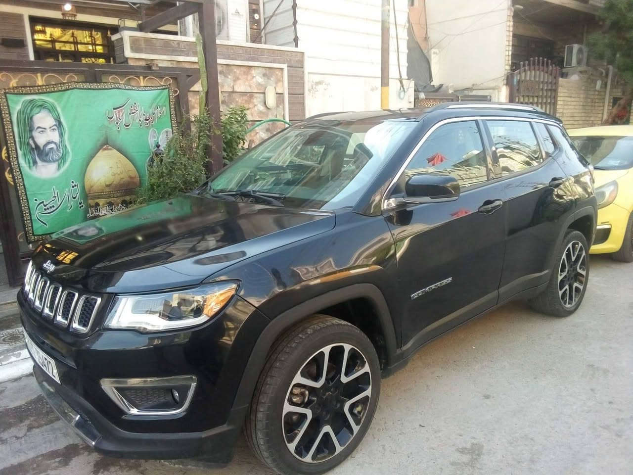 جيب كومباس 2018وارد أمريكي ممشى 42 ميل
رقم : ***********
فول مواصفات فتحتين 
سعر 140$وبيها مجال
• 🎨 لون السيارة: أسود 
• ⚙️ عدد السلندرات: 4 سلندر
• 🧠 حجم المحرك: 2400
• 🪪 رقم اللوحة: بغداد  باسمي
• 🖤 مقاعد جلد أسود 
صندوق كهربائي تشغيل من بعد 

المواصفات:
• 🔘 تشغيل بصمة
• 🚪 دخول ذكي
• ⚡ كشنات كهرباء
• ♨️ كشنات أمامية تدفئة
• 📺 شاشة كبيرة
• 📡 تشغيل عن بعد
• 🎥 كاميرا خلفية دوّارة
• 🔻 سايد بريك بصمة
• ❄️ قطعتين تبريد
• 👁️‍🗨️ نظام النقطة العمياء
• 💡 إشارات على المرايا
• 📶 رادار أمامي وخلفي وجانبي
• 🛞 ثلاث أنظمة قيادة: أوتو، جبلي، ثلجي
• 🚧 نظام خروج عن المسار
• 🛑 نظام التوقف التلقائي
• 🧩 هواي مواصفات إضافية
ايرباك سيستم 
حادث موجود تقرير بصور 

 مكان السيارة بغداد زعفرانيه
