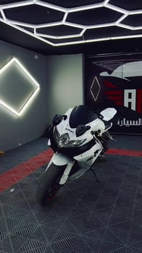 Gxr2011 محرك 750 الدراجة غنيه عن التعريف  عليها ادامه كامله مرجع تطوال...