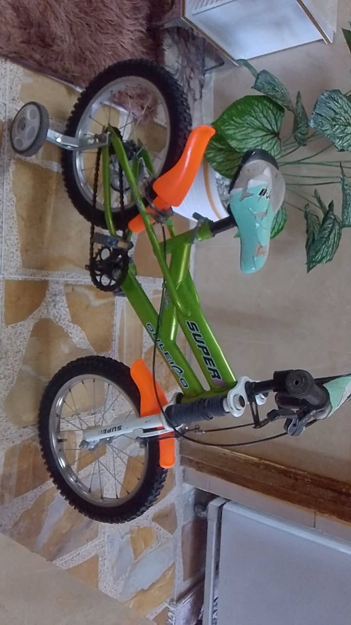 للبيع بايسكلات حجم 16 تركي الاصلي نوعيه ثقيل نضيف جدا السعر قطعه 45 الف للتواصل مع  رقم *********** بي واتساب
