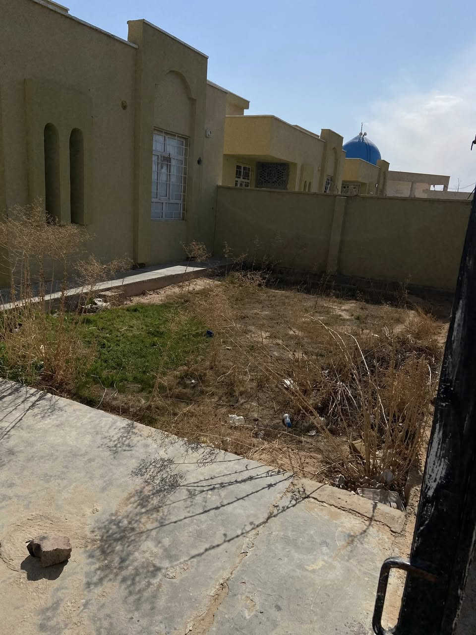 للبيع بيت في دور واطئة الكلفة بالقرب من مركز شرطة الحقلانية
مكون من استقبال 
ومطبخ 
وغرفتين 
وصحيات داخلية 
وبيتونة 
وحديقة 
بيت جديد كامل مكمل تسكن بدون متتعب عالبيت 
للإستفسار الايصال على الرقم التالي 
***********
