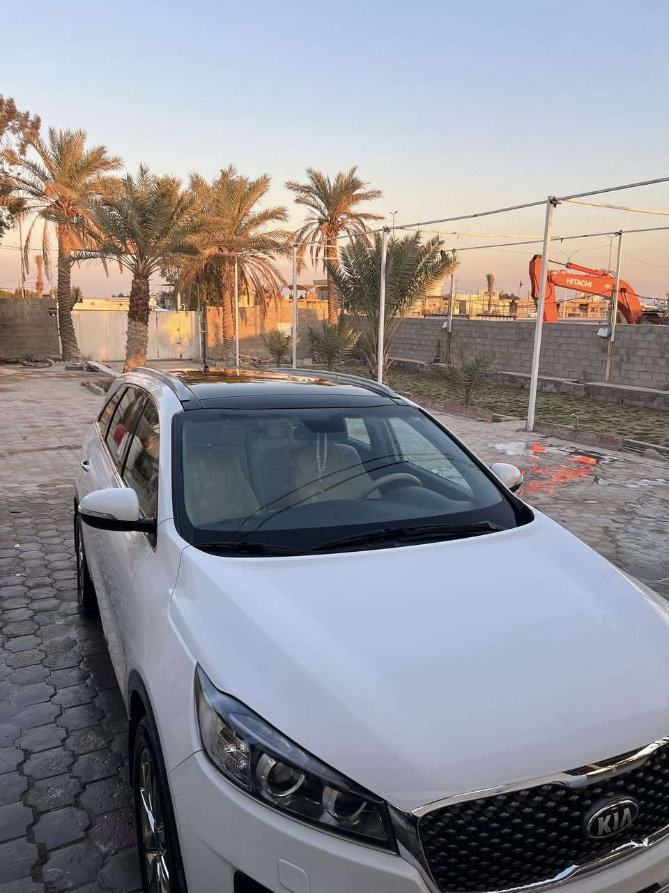 سورنتو 2018. رقم بغداد بإسمي إنكليزي والسيارة موجودة بالنجف 
فتحة 7راكب 6 سلندر سيارة جديدة فقط بارد إصبعين بالجاملغ الأمامي ورصعات جدا صغيرة مقدم البنيد اثر حصو  موضح بالسونار سيارة بصمه وشاشه ومري شفط وجنطة كهرباء ويدات نيكل وتحكمات وباقي المواصفات المعروفه مكفولة من كل شيء للاستفسار اتصل ***********سعرها 238
