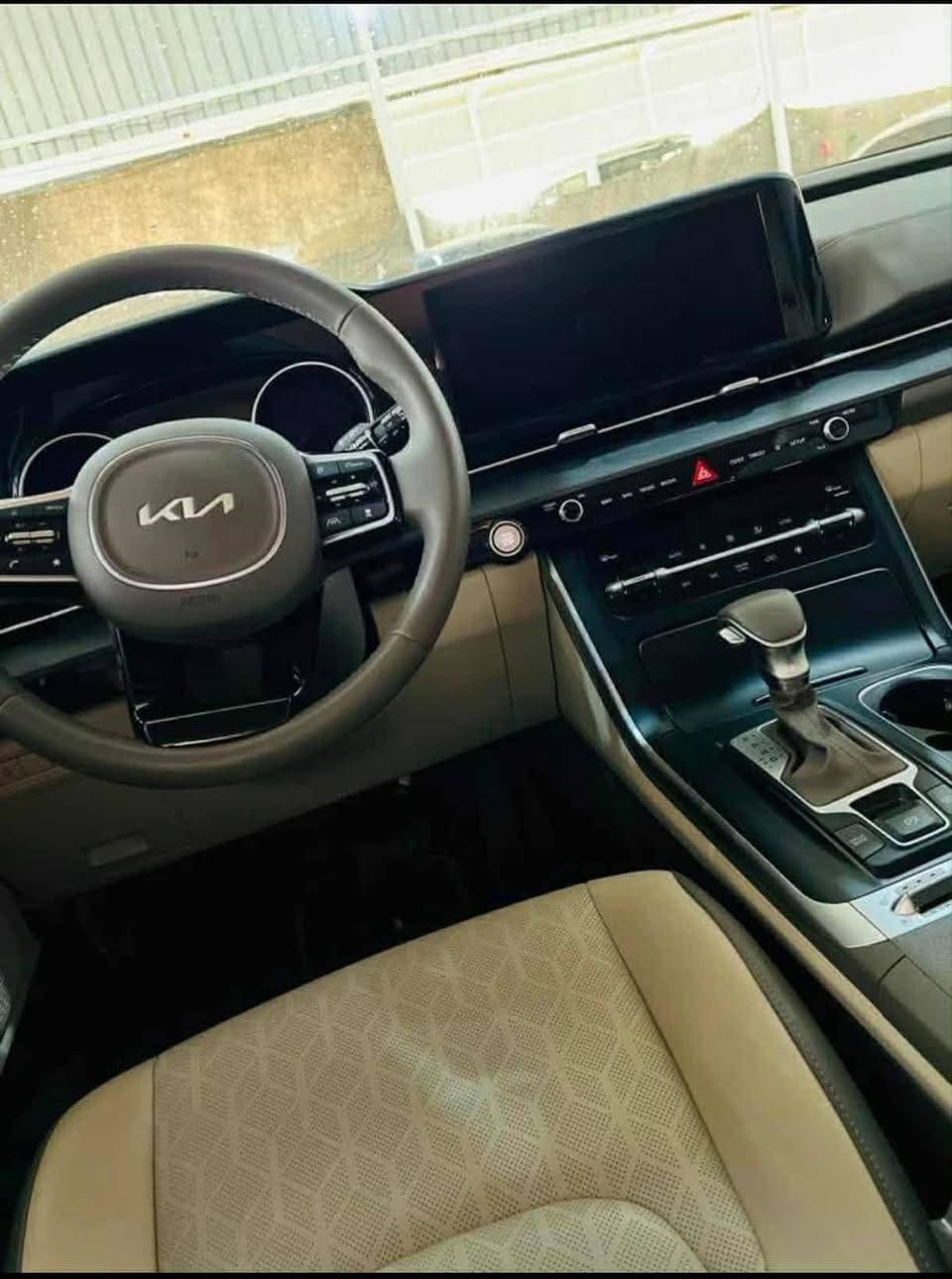 السلام عليكم 
(للبيع)$
كيا كرنڤال 
سنة الصنع :2023
محرك:3800ستة سلندر
كير:8نمر
وارد:خليجي
كيلو متر:64
(المواصفات)
1-بصمة
2-كشنات جلد +تدفة+تبريد
3-تحديد مسار +قيادة ذاتية
4-نضام ايكو+سبورت
5-تحكمات ستيرن
6-تبريد مناخي
7-شاشة چبيرة
8-تبريد لمس
     ( رقم ) بغداد:جديد
   ( السعر ) :300 ورقة 
   (المكان): بغداد: بسماية 
 (رقم الهاتف):***********

