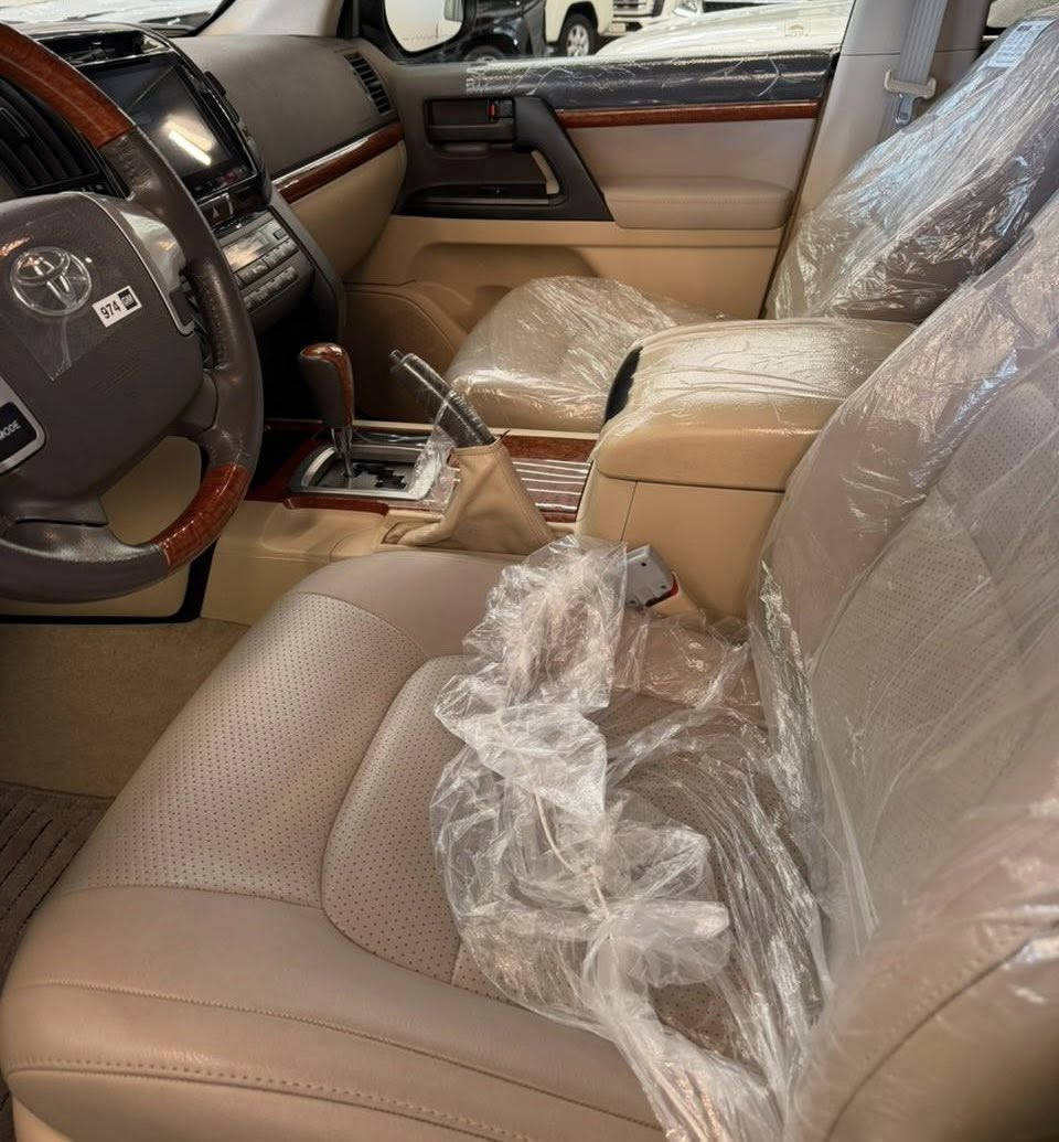 بسم الله الرحمن الرحيم 
تویتا لاندکروز ٢٠١٢ سیارە اول مرة 🔥
ماشی فقت ٧٠ الف کم حقیقی بشرت ⚜️
ارخض سعر بکل عراق ‼️
مواسفات فوول GXR باب أول 
فتحة , کشن کهراباءی ، کشن جلد ، تبرید مرکزی ، شاشة 
سیارة مکفول کفالة عامە سیارة صفر 📦📦
سنويه جديده سياره ب اسمي مكان سليمانيە
سيارة كلش كلش حلوة نظيفة
مرتبة لوك لوك باقية جديدة ✅✅
———————————— 
مکان سلیمانی 📍 
موبایل //// *********** ☎️☎️
سعر //// $410 🔥
