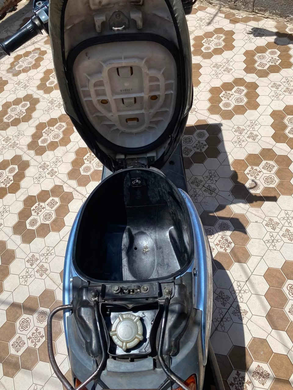 السلام عليكم منغولي ٢٠٠٣ نضيفه شغاله سلف هندر شلعه معدل اشاير كلوب امامي بك لايت كله شغال جوزه جديده سويجين مفتوحه على أيدي السعر ٦٥٠ وبيهه مجال مكان كربلاء حي القادسيه نضيفه ومامتعوبه لاستفسار ***********
