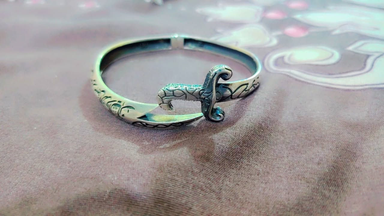 السلام عليكم سوار سيف الإمام علي فضه 925 الوزن 25 غرام ونص سعر الغرام 4 قفل مكاني بغداد مدينة الصدر


**إذا كنت صاحب هذا الإعلان وتريد حذفه لأي سبب، رجاءا أرسل رسالة إلى الدعم الفني**