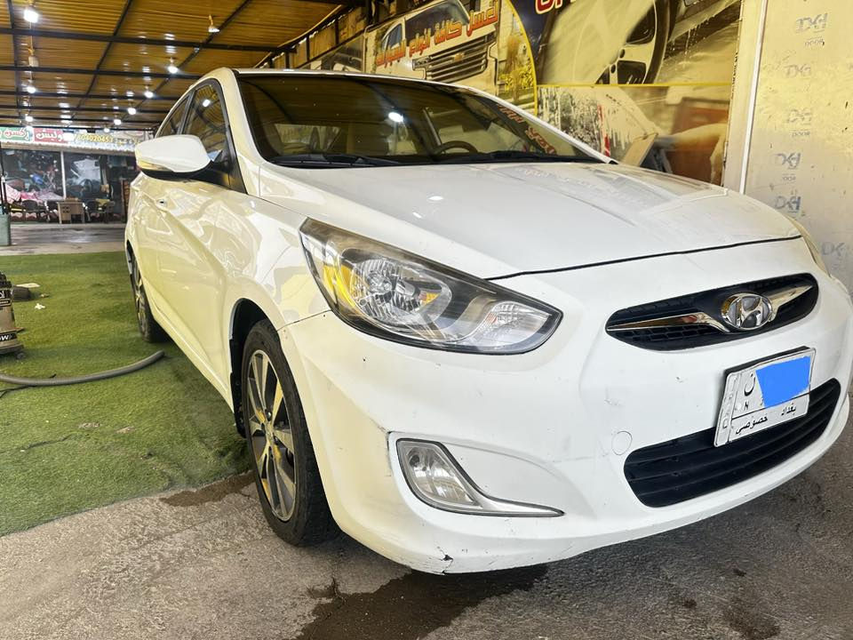 السلام عليكم
اكسنت موديل ٢٠١٥ رقم بغداد 
خليجي محرك ١٦٠٠
فتحة تحكم ستيرن
ماشية ٩٢ باسمي 
بيها تبديل جاملغ جهة السائق و الدوسات جوه الأبواب مصبوغات
السعر ١٠٨ و بيها مجال 
مكانها مركز الحلة 
***********
