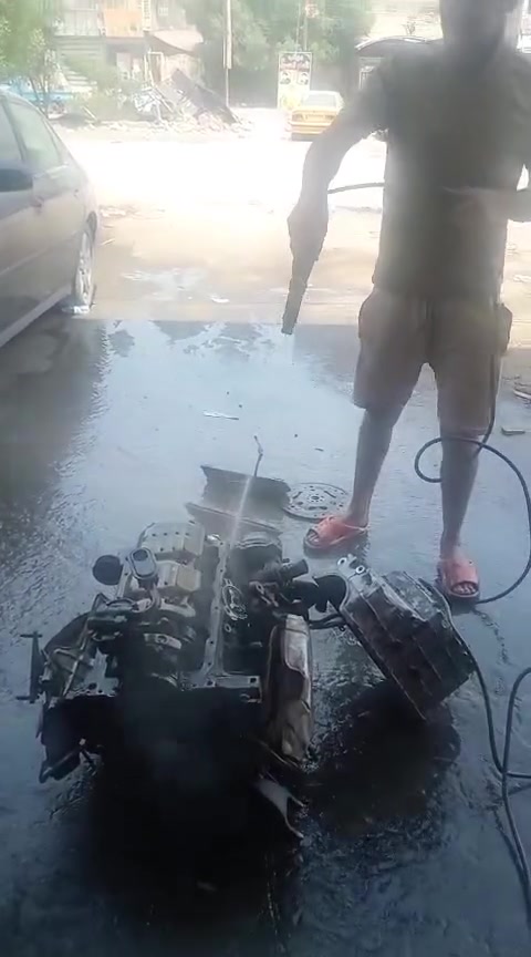 سلام عليكم اليوم اجاني اخويه امجد عنده سيارته بيه نضوح بدلنه تخم وأشر اصلي  معه جبن اصليه  سوينهه إله وراح نسوي ادامه لضفيره ونشاء الله نكون عند حسن ظنكم
اخوكم سجاد كهربائي 
***********
