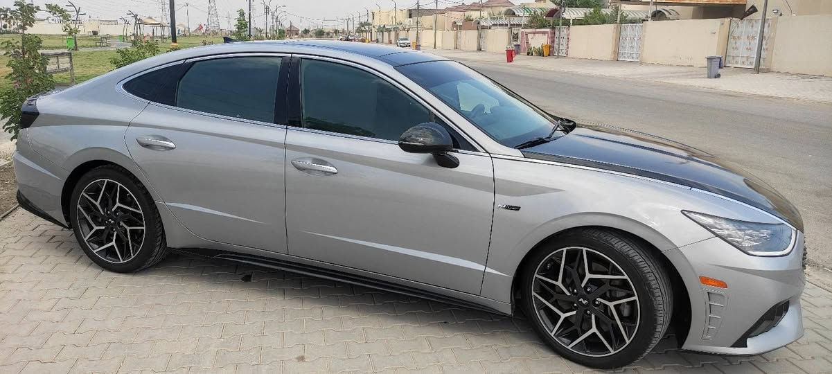 السلام عليكم من رخصة الادمن المحترم 
هونداي سوناتا للبيع او مراوس N LINE مكينه 2500 تيربو (290حصان)
موديل 2023   السعر 195$وبيها مجال
فول مواصفات اعلى فئه بلسوناتا
حادث بسيط  بارد بخشم البنيد وبالعراق جاملغ الأمامي الجهة اليمنى هم بارد بدون فتح وبدون صبغ .
تبريد ابلادي شرط تقرير السياره تعمل وتسير من امريكاا
بدون ايرباك سليم 
ماشيه 69 كيلومتر 
بصمه دخول ذكي کشنات جلد وكنتاره كشنات كهرباء
تدفئه تبريد بلكشنات 
السياره كله ختومات N LINE
تبرید قطعتين
لايتات ٤ عدسات زنون بلادي عالي ناصي
لدات داخليه
سايد بريك بصمه
ویل کب حجمه ۱۹
دبل كزوز السياره
شفتات بلستيرن 
السعر 195$ وبيها مجال السيارة بالحقيقة أحلا من الصور
للاستفسار : ***********  (( المكان النجف الأشرف ))
@إشارة
