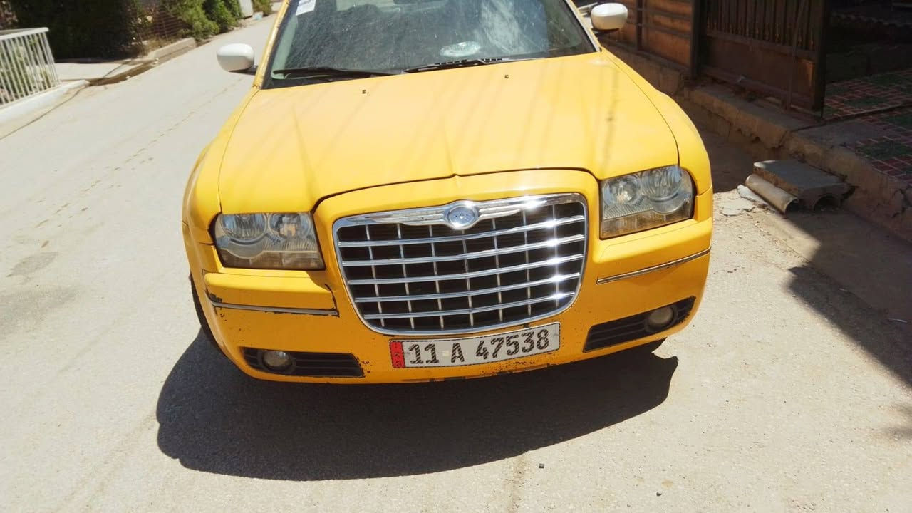 اوباما 9  متعوب عليه وصرف عليه صدر جديد صبغ جديد دوشمه غرفه كله جديد  مكينه نقطع بيه قايش تايم كيس يعني ينرادلك مكينه خطها موصل بغداد مصفرة هيئة وغرامات بسيارة متجايه بس معمرة تعمير من الصفر  قفله 80 جيب مكينه شدها وتوكل على تحويل بسمنه السيارة مكان السيارة بغداد الدورة رقمي ***********
