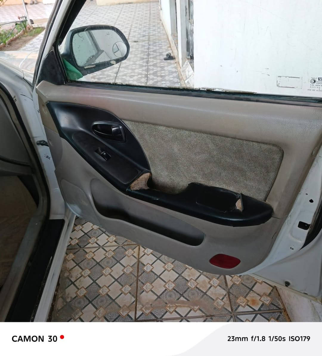 السلام عليكم ورحمه الله وبركاته عندي سياره نوع النترا موديل 2001 سنويه صاقطه صار شهر رقم دولي  هزه جديده مشروع  وطني شرط التحويل كير محرك شرط اوتماتيك تبريد تدفئه صدر جيد جداً صبغ للجماليه الون فقط  ابيض السعر 68 وبيه مجال قليل وإذا اكو مراوس حسب القناعه مكان ديالى الخالص ناحية السلام دلي عباس رقم صاحب السياره ***********
