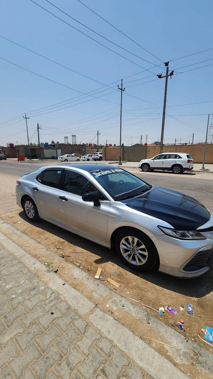 كامري هايبرد خليجية موديل 2023
ابيع جوا السوك

صورة السونار مرفق ماكو هيج نظافة وهيج سعر 
القمارة اني مغلفهة للجمالية نقطة صبغ مابيه ولا رصعة
مكينة 2500
 تبريد ثلج
 شاشة جبيرة 
كامرا خلفية
تحكم استيرن جهتين 
سماعات يموتن
ثلاث انضمة قيادة
ويلات موديل 2025 عليهة
تايرات جديدة
رقمها بصره ومكانهة بصره
 السعر 148
***********
بيع مستعجل 
الف رحمة على والديكم لحد يكسر بحلال غيرا ترى الواحد مايبيع سيارتة اذا مامضطر
