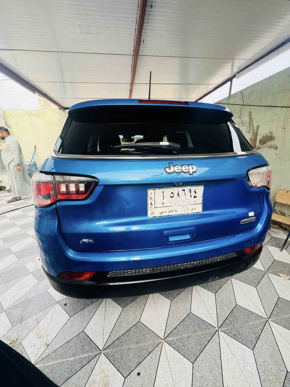 اللهم صل على محمد وال محمد 
جيب كومبارس 2018 تبديل جاملغ فقط 
ماشيه ١٢٠ km حقيقي فول الموصفات عدا الفتحه كشنات جلد شاشه كبيره تحكمات 
بصمه تشغيل عن بعد محرك وكير وتبريد حداديه كهربائيات كله كفاله مكانه ناصريه سوق الشيوخ سعره 98 وبيه مجال ***********
