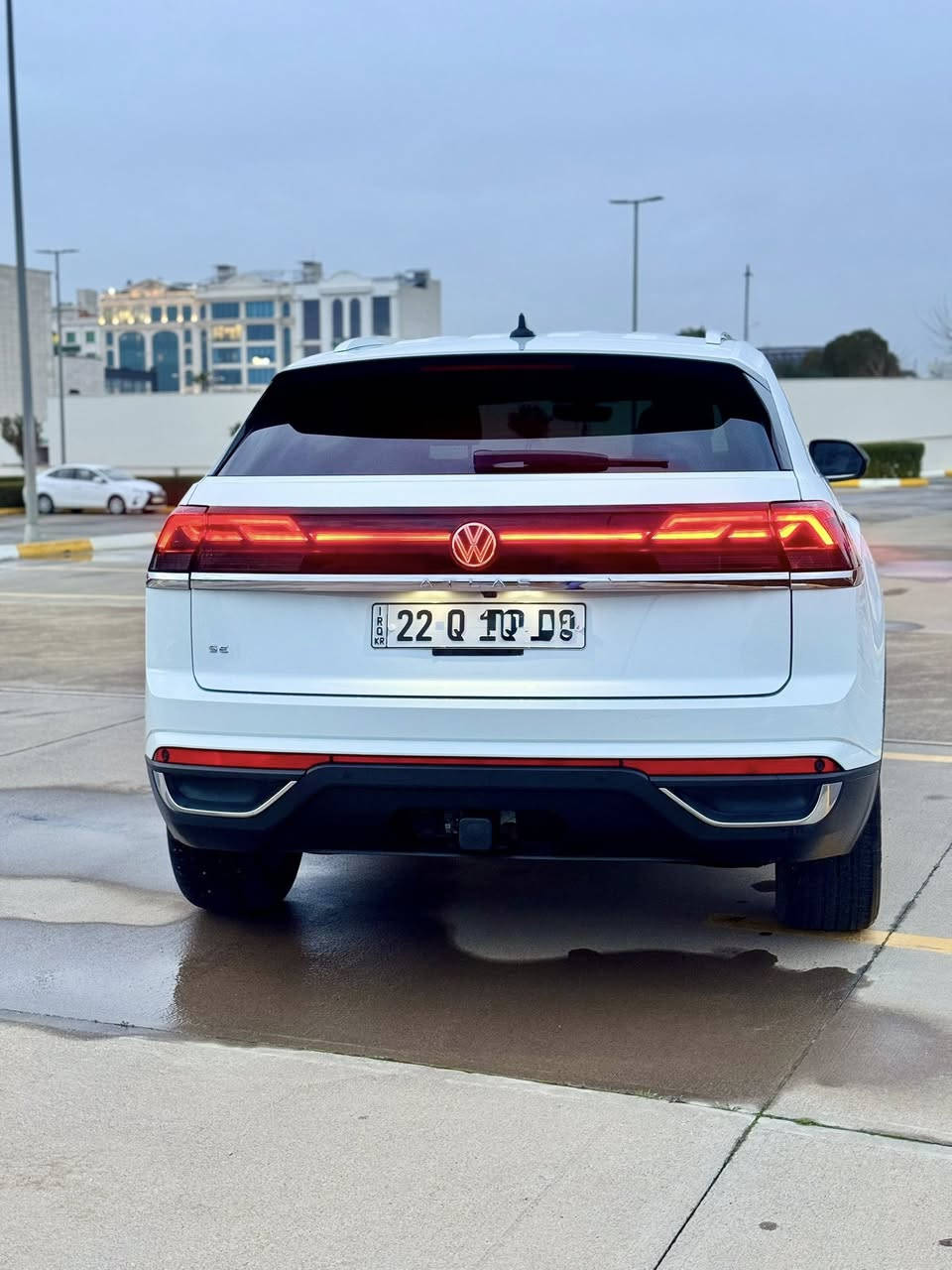 السلام عليكم ورحمة الله وبركاته 

🚗 للبيع – Volkswagen Atlas Cross Sport SE 2024
🔹 وارد امريكي
🔹 المحرك: 2.0T
🔹 اللون: أبيض
🔹 الممشى: 19,000 كم
🔹 مغلفة PPF بالكامل
🔹السيارة كلين تايتل فقط يوجد تعديل بارد في الجاملغ الامامي .
🔹تضليل 80% مع كتاب رسمي
🔹الجامة الامامية مغلفة بعازل حرارة 
🔹 حجم الويل (الجنط) الأصلي: 20 إنج

✨ السيارة بحالة  جيدة جداً،استخدام شخصي مكفولة من كل شيء 
رقم اربيل
📌 رقم الشاصي (1V2WE2CA0RC225315)

💰 السعر: 33.000$ 

📍 الموقع: (اربيل)
📞 التواصل: (***********)

🚘 السيارة جاهزة للفحص، وما تحتاج أي شي.
