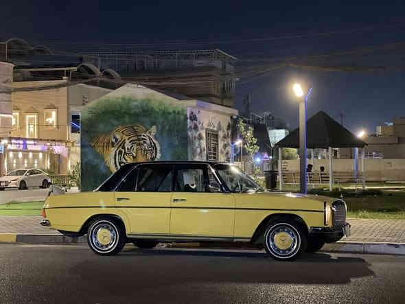 مارسيدس 
موديل 1975
كير عادي أربع نمر
السياره حلوه بدون نقص
أوربي بدون تبريد تكدر تسويها تبريد السياره كلش مرتبه ومال جناي ماتصرف عليها سنويه جديده رقم جديد
مكينه + كير البلادي بدون تحوير 
السياره حلوه وجاهزه ما شاء الله 
استفسار عن السياره اكثر اتصال او وتساب
***********
