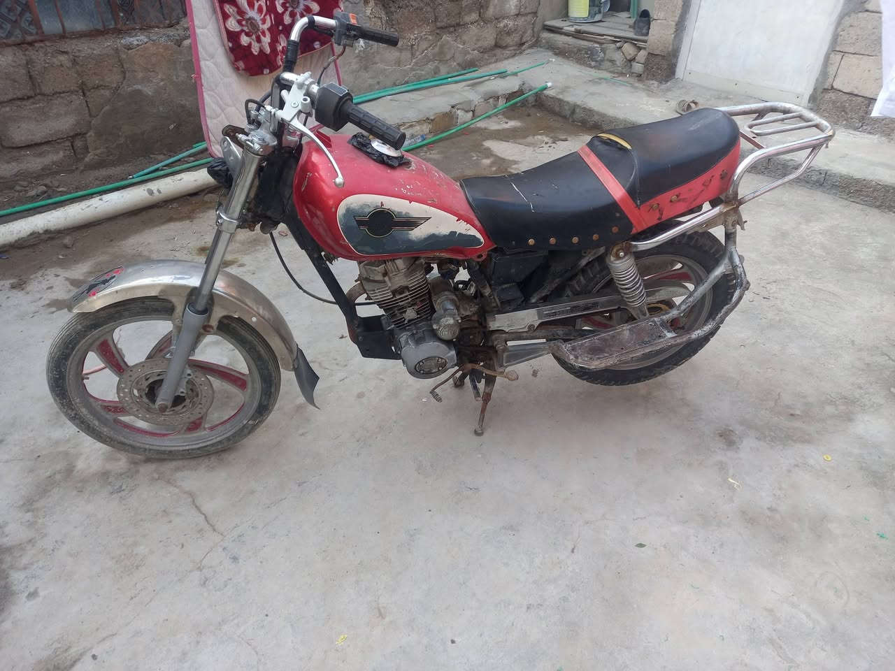 للبيع دراجه هارلي ادوات مكينه  كاض لكرنك السعر 150وبيه مجال الدراجه كلهه عل لبلاد مكان البصره الهارثه حي الانتصار ***********
