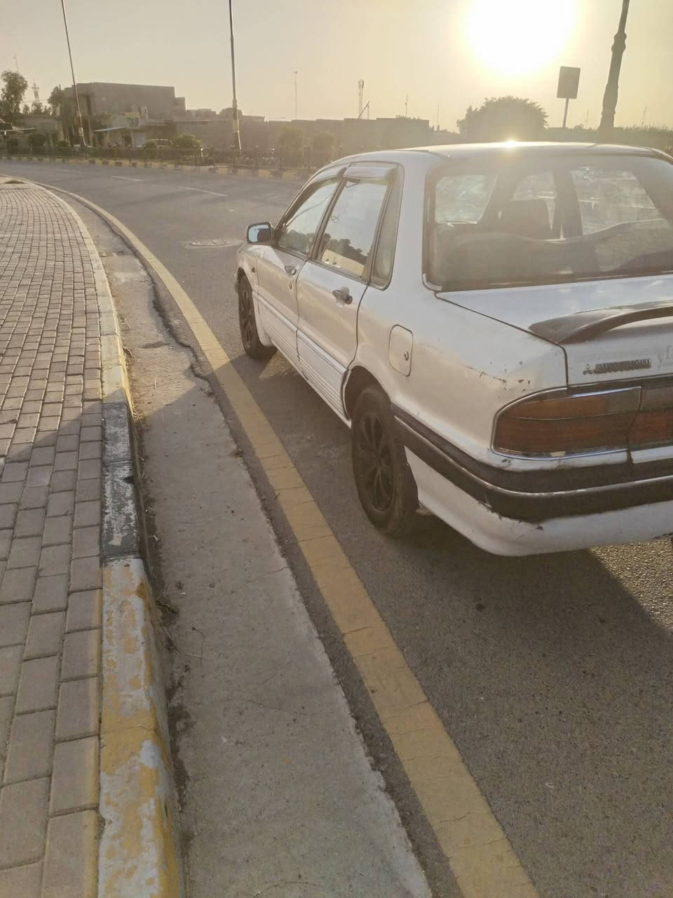 السلام وعليكم نستي بوشي كلنت بخ كير ومحرك خير من الله لا صرف لا نفخ طخم تيات جديد  السياره مثل الدمعه السعر 17 وبيها مجال هذا رقمي ***********
