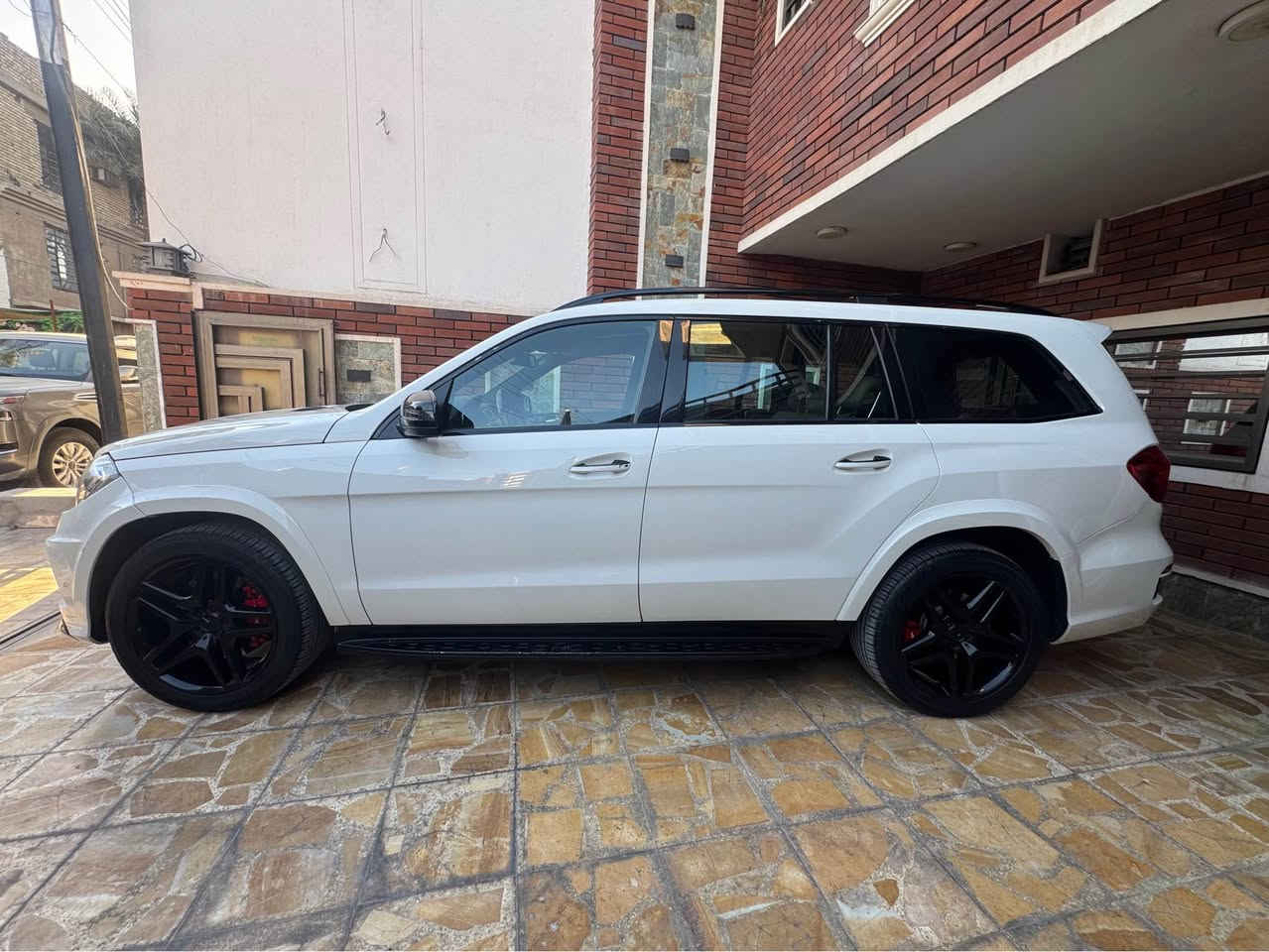 مرسيدس GL 500 موديل 2013

وكالة خليجية – فول مواصفات

محرك 8 سلندر

المسافة: 152,000 كم

الحالة: مكفولة من الضرر والصبغ

الفئة: فول للأخير

كت AMG بلادي

تعليق هوائي AIRMATIC

سقف بانوراما

جلد فاخر

مقاعد كهرباء مع تبريد وتسخين وذاكرة

شاشة كبيرة وملاحة

كاميرات 360

حساسات أمامية وخلفية

دخول ذكي وبصمة تشغيل

جميع الأنظمة شغالة

الإربكات سليمة

فحص + هزة + سنوية جديدة

تحمل لوحات أربيل

مسجلة باسمي وجاهزة للنقل

السعر: 245. ورقة

الهاتف: *********** بغداد, العراق
