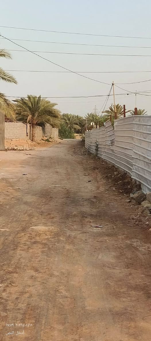 قطعة للبيع مساحة 220 متر واجهية 11 النزال 20 تبعد عن تبليط 70 متر السعر 14 وبيهه مجال الاتصال ***********
