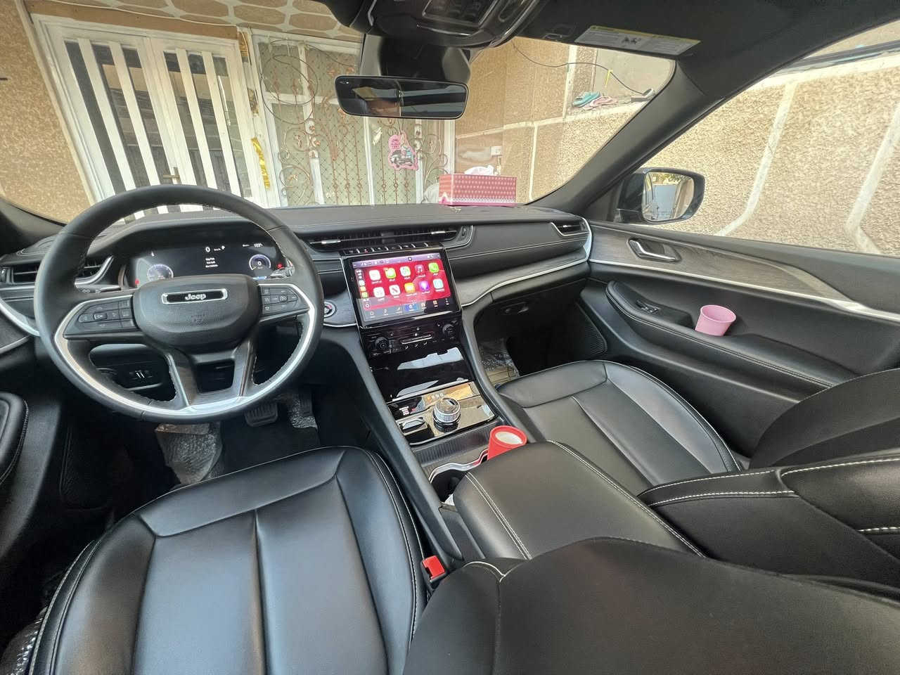 ⭐️ #للبيع ⭐️
💵 السعر  : 310 ورقه وبيه مجال

🚗 السيارة:  2025 Jeep Grand Cherokee, L Limited مرقم بغداد 

🧿ملاحظه : السياره داخل الشركه

⚠️ الضرر :  جاملغ جه السايق صبغ فقط

↔️المسافة:  8.000 ميل

🔲 المحرك:  3.6L, V6

📞 ***********

