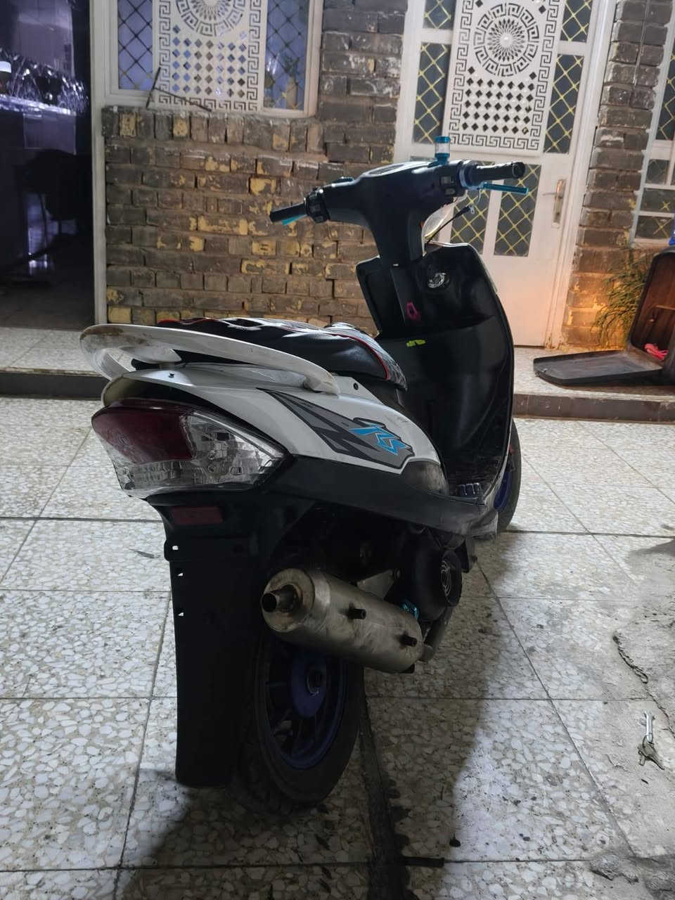 سلام عليكم
دراجه ماكس عدله 120 لبيع دراجه شلعه ومعدل يخبل دراجه بيها كوما تزويد مثل ويل كاب ويدات بريك ويدات بانزين وصارنصه رياضي صوتها كلش هلو مابيها اي جعره صوتها حلو الله شاهد صور ضالمتها دراجه بيها نصبه شك سعر 450 وبيها مجال مكاني بغداد شعب رقم ***********
