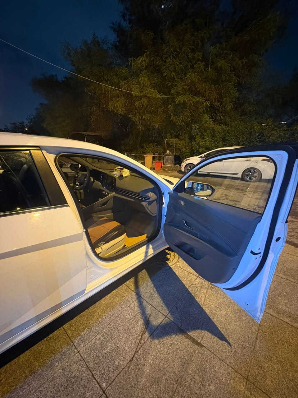 النترا خليجي 2024
فول مواصفات اعلى شي 
مكينه 2000 دوش 
قطعتين تبريد 
بصمه فتحه 
بيها طخه رجعت عليها سياره ونصبغت 
الباب وسونار موضح بلصور 
السياره باسمي مكاني بغداد الحارثيه 
السعر 176 
للاتصال ***********
