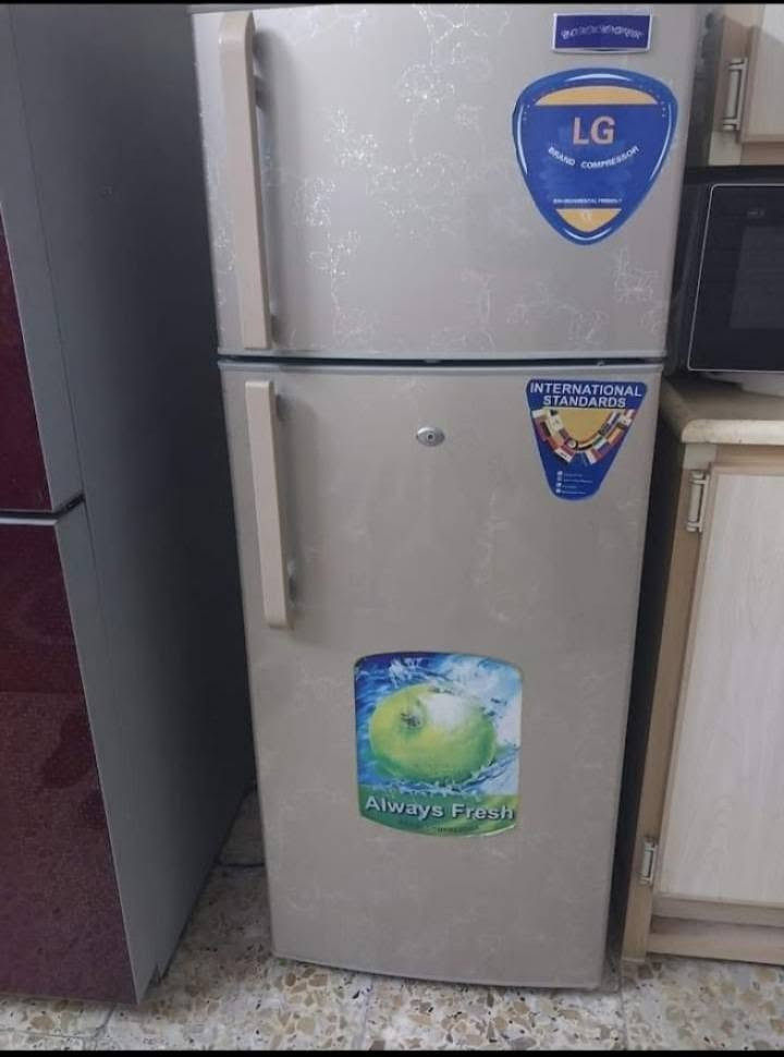 ثلاجه حجم وسط سعر ١٥٠ مكان الشعب


**إذا كنت صاحب هذا الإعلان وتريد حذفه لأي سبب، رجاءا أرسل رسالة إلى الدعم الفني**
