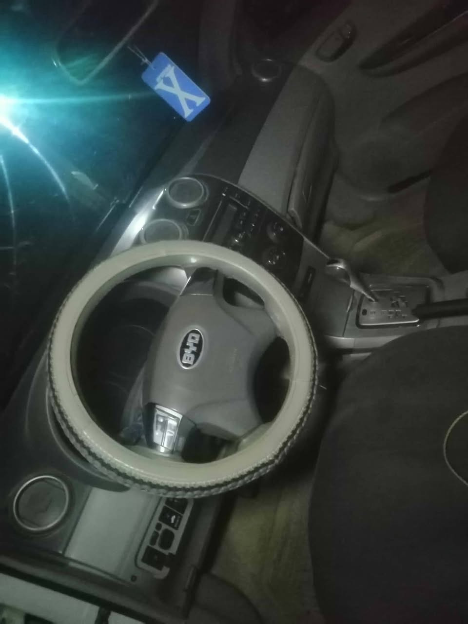 السلام عليكم بيوايدي للبيع رقم انكليزي بسمي السياره مكفوله من الضربه والعيب السعر ٥٥وبيها مجال مكاني نجف للاستفسار الاتصال على الرقم ***********
