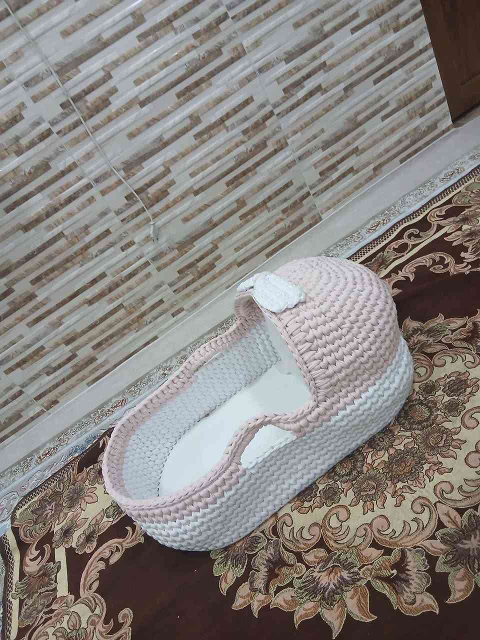 کاریکۆتی مناڵ ، دەسکردە زۆر تۆکمەیە ، زۆر کەشخەو جوانە 
خۆی زۆری تێچوە ئەوەی شارەزابێت دەزانێ سعریان 
بەڵام سعری ئێستای زۆر گونجاوە 
قفڵی 15 هەزارە بێمعامەلە
سلێمانی ، گەیاندن هەیە*********** السليمانية, العراق
