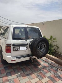 للبيع 💯 سبير لاندكروز قياس 17..تاير جديد حجري 3طبقات سعر 175 078192887...