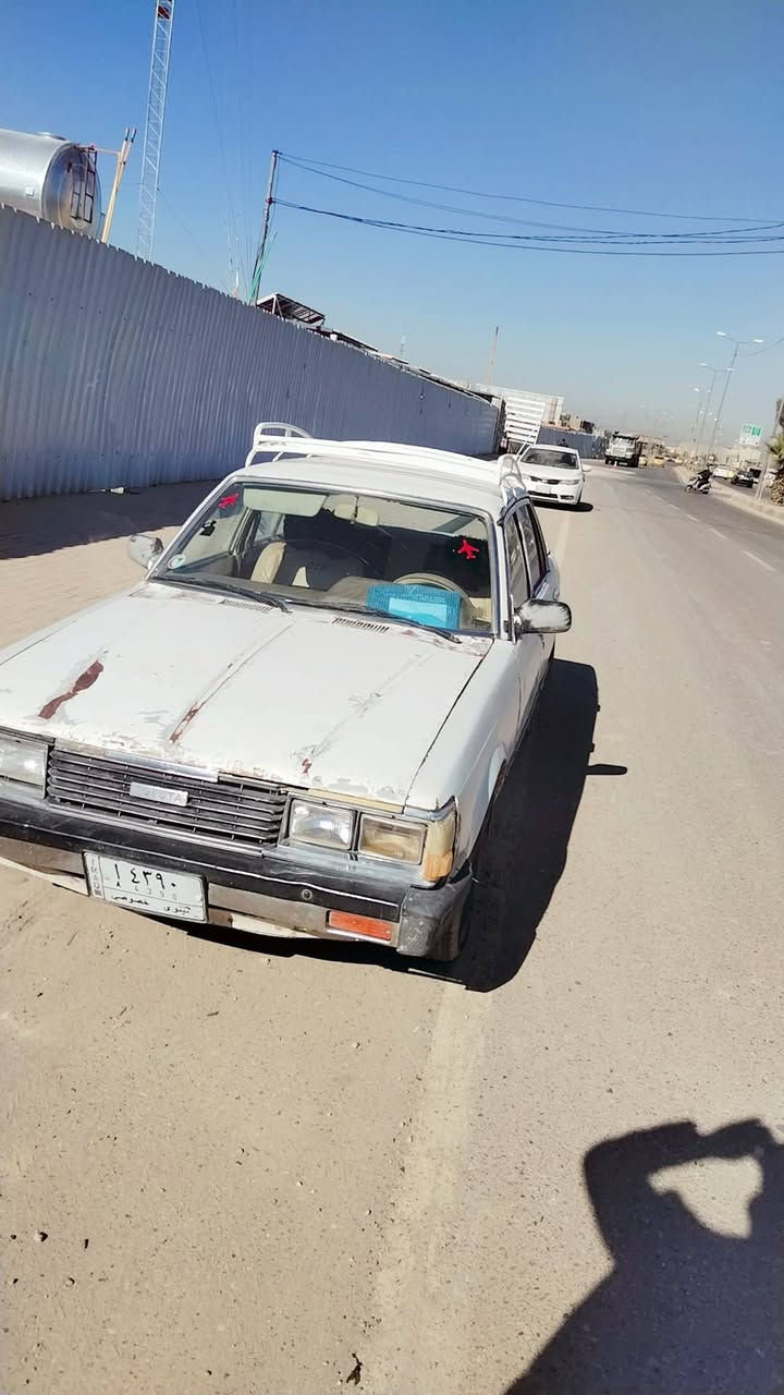 سلام عليكم  بيع مستعجل كرونه 81 كير محرك شرط  

خيسان مابيها سياره جاهزه رقم الماني انتهاء السنويه 
2028/8 شرعيها موجود سياره جاهزه  ***********
