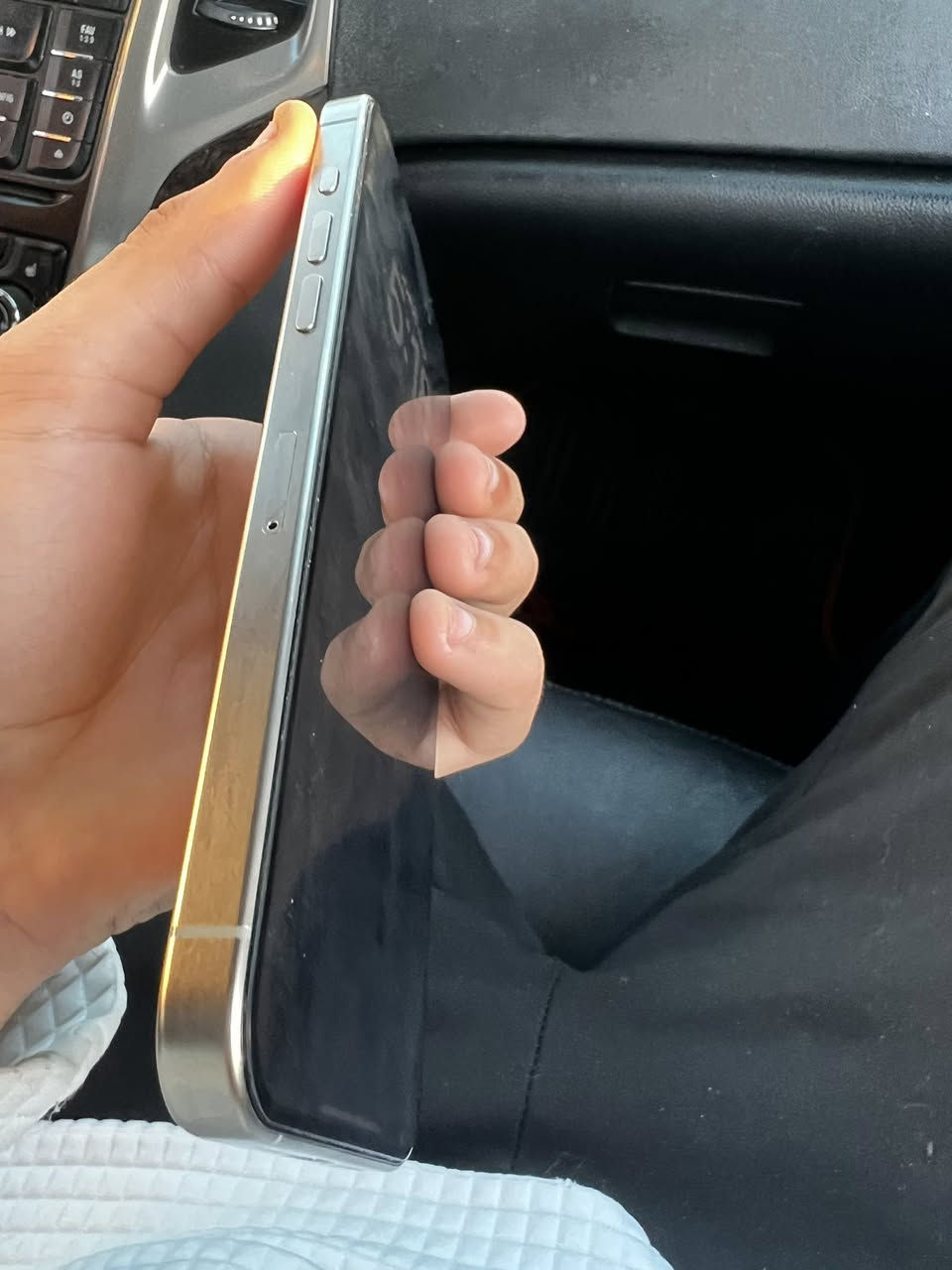 يفون 15 برو ماكس تيتانيوم جهاز آخو الجديد برغي ممفتوح بطارية 95‎%‎ مشحون 269 مره بعده بحالة الوكاله ذاكره 256 جهاز نضيف 100‎%‎ ويا الكارتونه مكاني بغداد السيديه 
مليون 250 ألف


**إذا كنت صاحب هذا الإعلان وتريد حذفه لأي سبب، رجاءا أرسل رسالة إلى الدعم الفني**