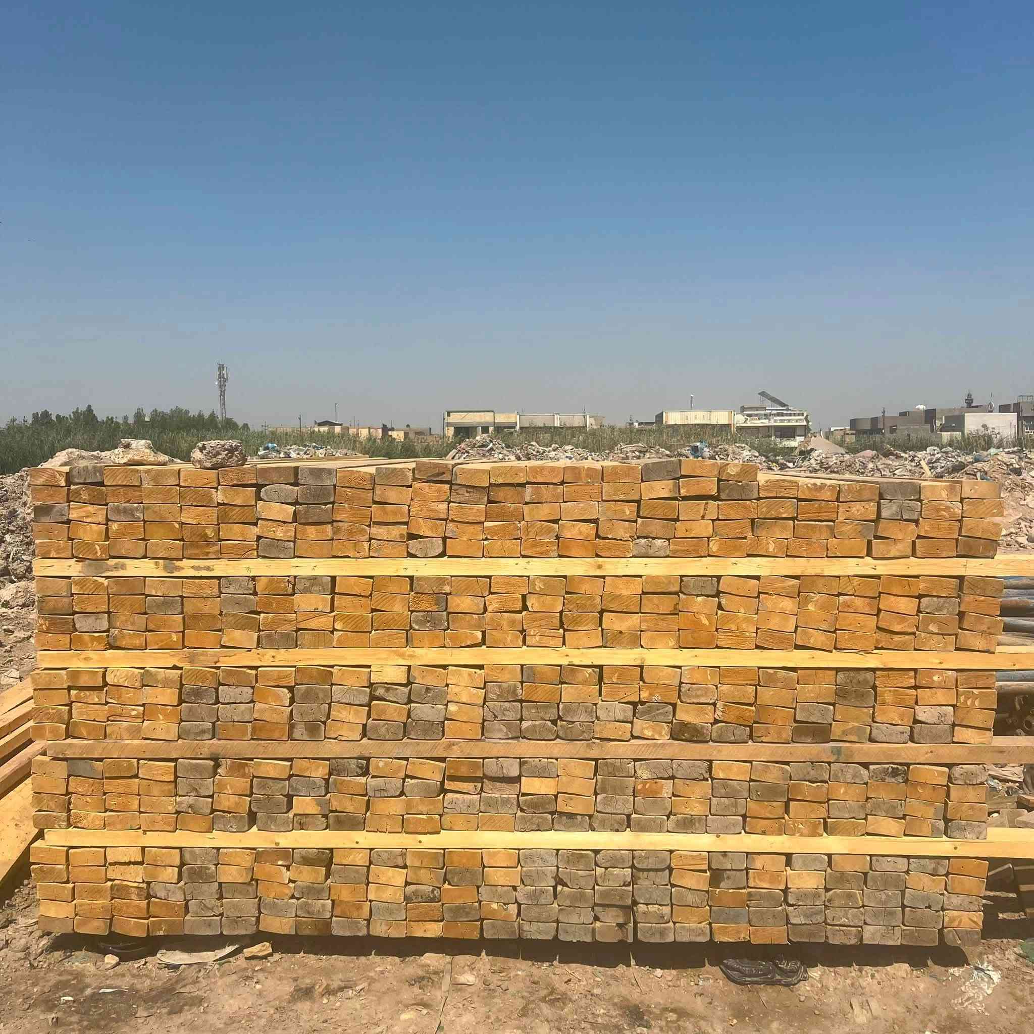 السلام عليكم
سير ٣ متر ٨ مكعب ونصف 

سير ٤ متر ٣ مكعب 

لوح ٤ متر ٥ مكعب 

عصابه متر ٣ مكعب 

عصابه ٦٠ سم مكعبين 

تواصل ***********
