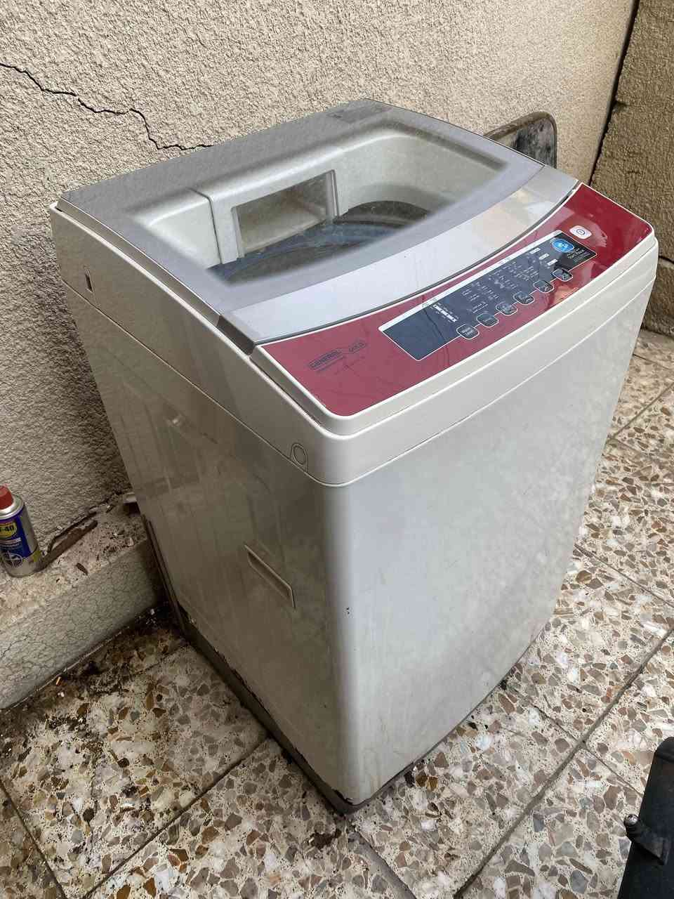 غسالة اوتوماتيك
نظيفة كلشي مابيهة مجرد القاعدة اليسار متاكلة شوية  نظافة 80 بالمية اي عطل مابيهة 
سعرهة 125وبيهة مجال مكاني بغداد الشعب 
***********
