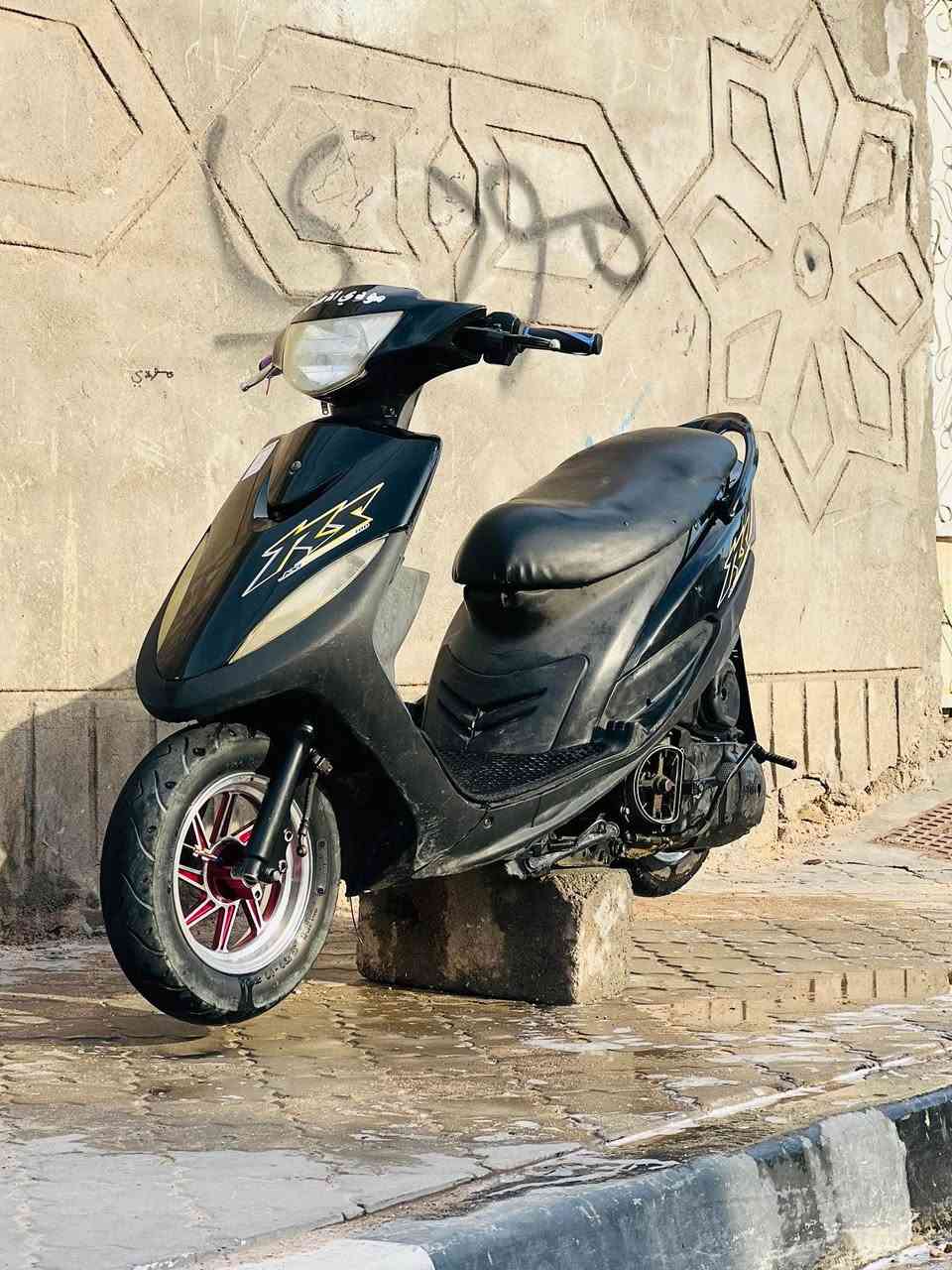 دراجه ماكس عدلله للبيع مامفتوحه كفاله المحرك ڪُݪشي شغال بيها تعال وشوف بعينك مكاني بصره زبير رقمي *********** ما جاوب هنا واتساب Singapore
