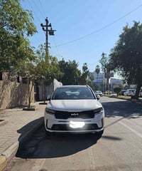 للبيع كيا سورنتو خليجي موديل ٢٠٢٣ وكالة مكفولة محرك ٦ سلندر ماشية ٣٨ ا...