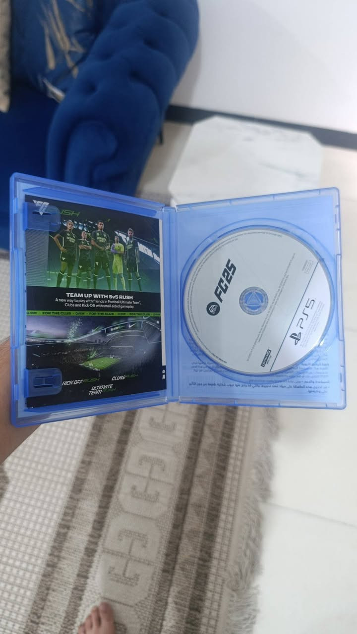 السلام عليكم
عندي قرص فيفا بلي 5 
نسخه 2025 
القرص رايده ب50 
*********** واتساب
