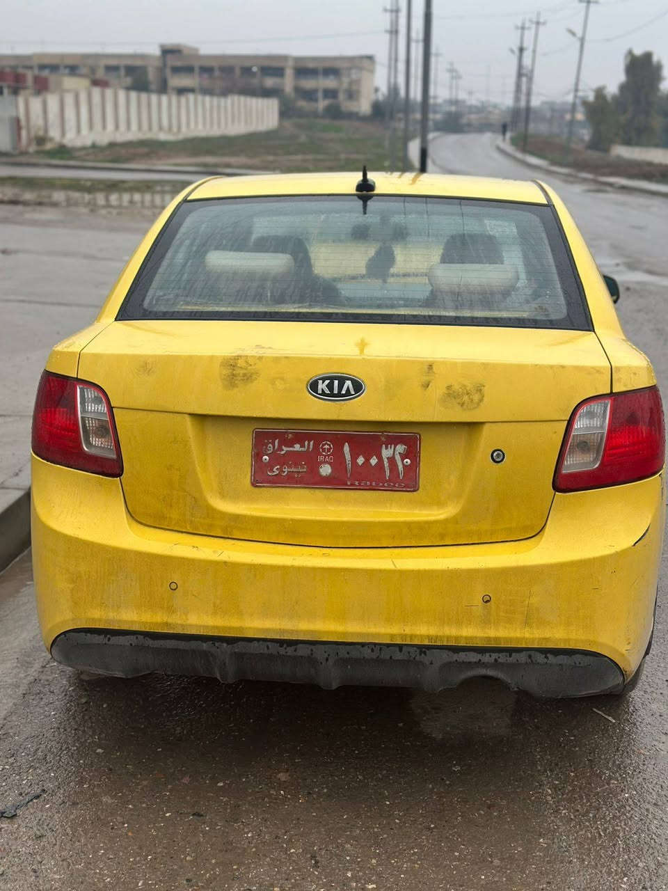 السلام عليكم كيا ريو موديل 2010 محرك كير شرط محرك قبلا ثلاث ايام شديتو مال كصه السياره بدون دواخل رقم احمر القديم  عندي وكاله خاصه من الشرعي ول شرعي متوفي بيها قاصرين ابيع بدون تحويل السعر 50 وبيها مجال رقم الموبايل ***********
