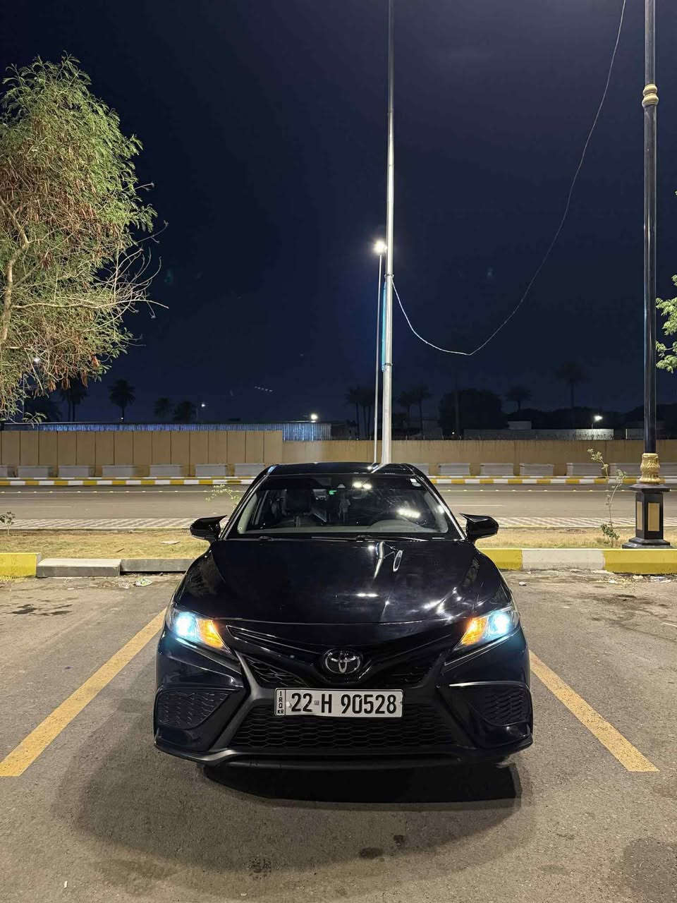 السلام عليكم ورحمة الله وبركاته 
Camry 2023 -se
مواصفات se
بيع فقط بدون مراوس 
بانزين وليس هايبرد
لون اسود شذرة 
حادث موضح بالصور 
باب مبدل اصلي لون 
ايرباك بس بردة 
بيها بارد بسيط بالجاملغ مال سايق 
وبارد على كد اصبع بحافة البنيد 
رقم اربيل بسمي 
ماشية58 كيلو 
بصمة 
رادار 
تحكمات ستيرن  
شفتات ستيرن 
قيادة ذاتية
تحديد مسار 
مانع تصادم 
مانع انزلاق 
٣ انظمة قيادة
السيارة مابيها اي نقص والكامري معروف بكفائته
السعر ٢١٥ وبيها مجال للشراي 
مكان السيارة بغداد الكرادة 
***********
