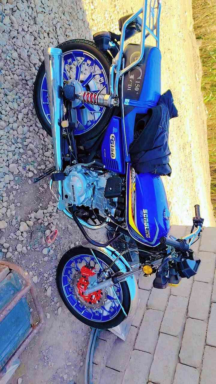 يا الله سلام عليكم دراجه للبيع سفانه  موديل 24 مكفوله كفاله عامه شرط  طالعه بل 26 بشرط انضف من الصورة مكينة 200 بصمات  تشغيل عن بعد  لون مميز كهرباءيات كلهة شغالة السعر 700 وبيه مجال للشراي اتصل وبيك خير وتدلل ***********
