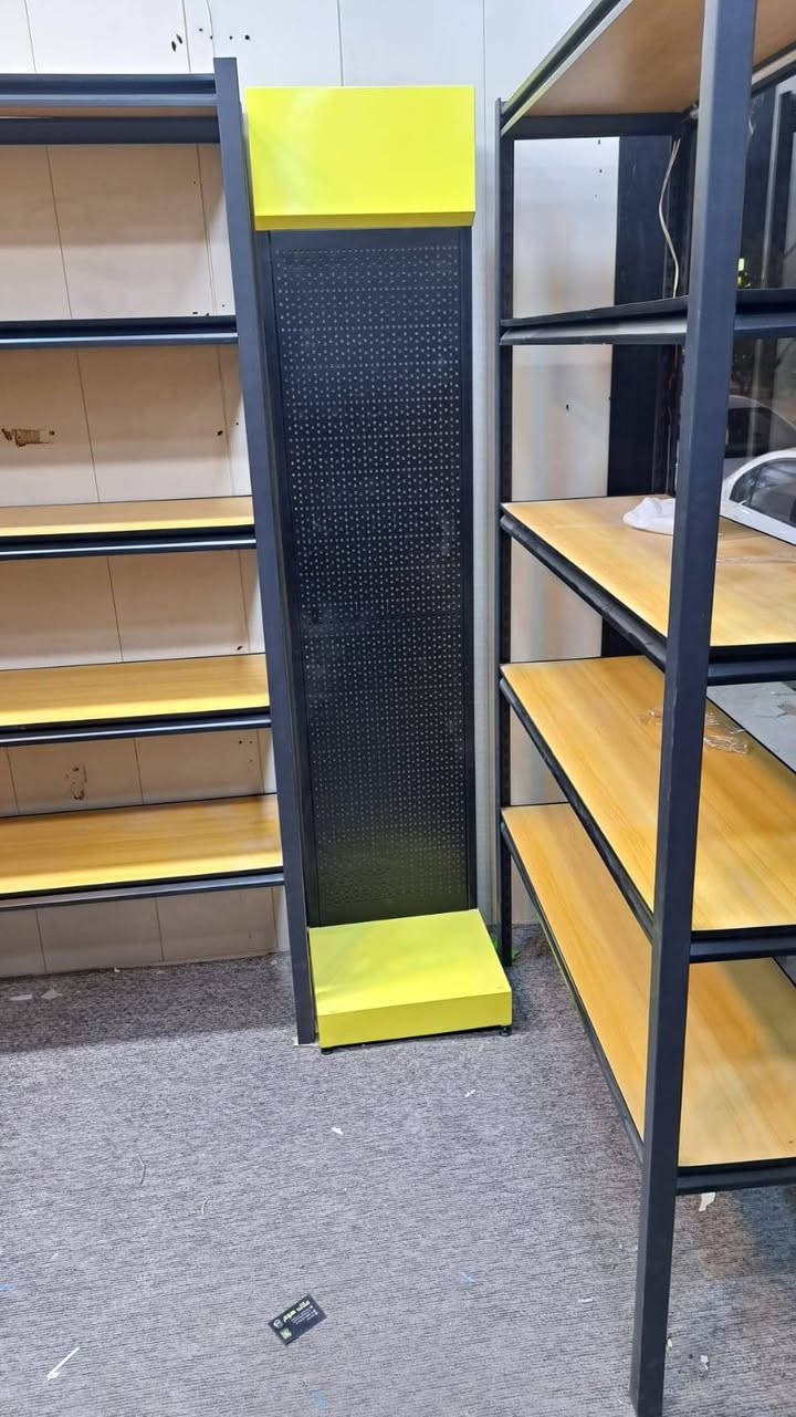 السلام عليكم 
عندي ٩ رفوف
الطول ٢ م 
العرض ١.٣٠ م
عرض الرف ٤٠ سم
السعر 70 الواحد 
العنوان نجف حي الامير شارع الزهور


**إذا كنت صاحب هذا الإعلان وتريد حذفه لأي سبب، رجاءا أرسل رسالة إلى الدعم الفني**