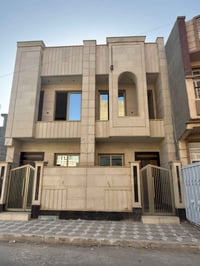 تونات 2 للبيع زيرو   المساحه 70 متر. الواجهة 4 متر   يحتوي على 3 غرف ن...