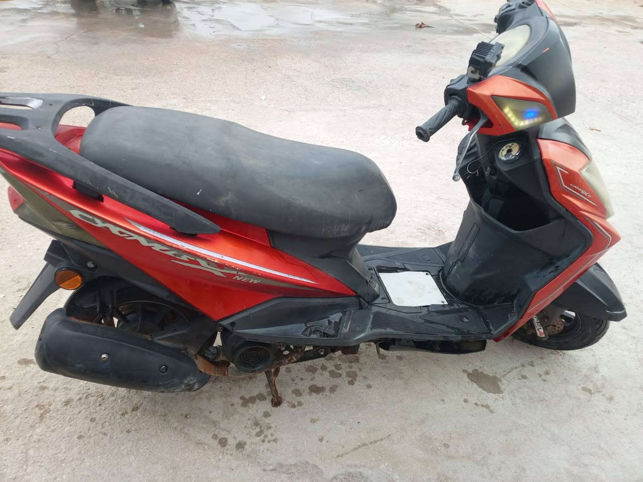 السلام عليكم دراجه للبيع سهر 300ويها مجال تصال على هذا رقم***********
