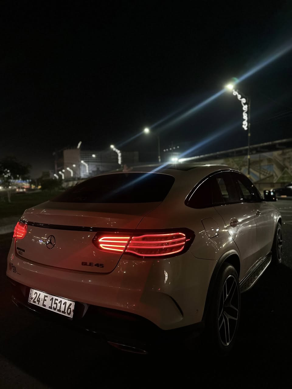 السلام عليكم
مارسيدس GLE400 كوب 2018
محرك السياره 3.0باي تيربو فور متك 
مكفوله كفاله عامه السياره دبل بصمه 
فول مواصفات من بنورما توقف ذاتي تحديد مسار قياده ذاتيه  رادارات 360
كاميرات 360خمس انظمه قياده اوتو هولد نظام ركن السياره حساسات وهواي مواصفات السياره للبيع او المراوس مكان السياره كربلاء
للاستفسار الاتصال ***********
