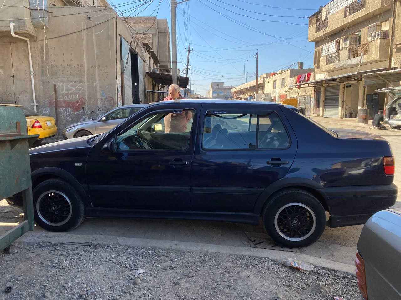 السلام عليكم فنتو موديل ٩٣ مكينة٢٠٠كير عادي
بيع مستعجل السعر ٣٠$ 
***********
