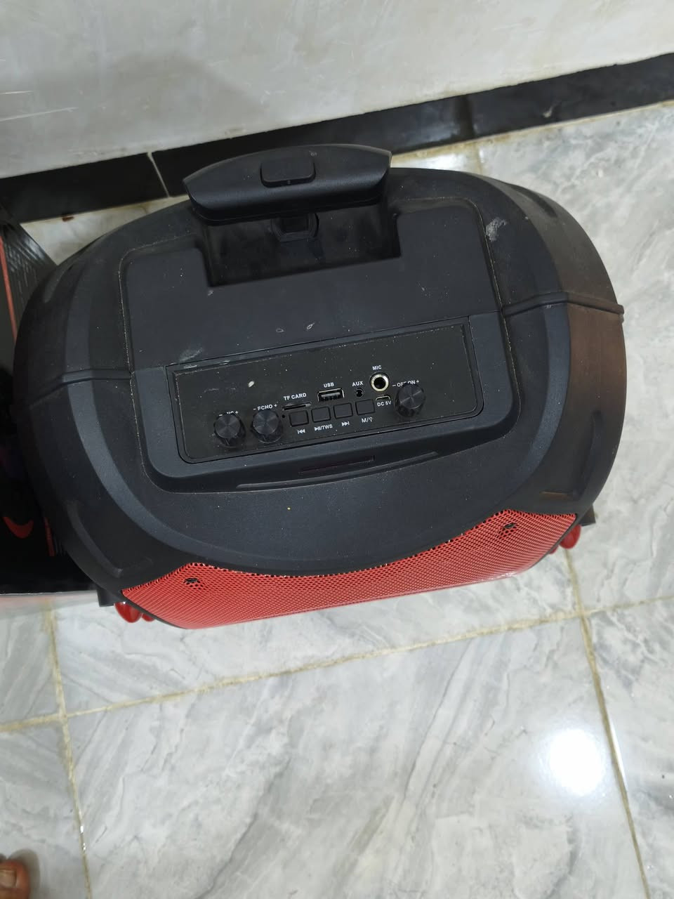 دي جي zqs12109 speaker
مستخدم اسبوع جديد صوتة عالي واضح 
مضخم . تعديل بي صدى + تردد 
شاحن ويا واير . 
السعر 55 بي مجال


**إذا كنت صاحب هذا الإعلان وتريد حذفه لأي سبب، رجاءا أرسل رسالة إلى الدعم الفني**
