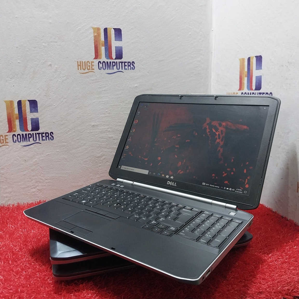 السلام عليكم .. عندي 3 قطع DELL (كلش نظيفات) سعر القطعة 95 الف 

معالج كور i3 جيل 3 / رام 4 كيكا / هارد 320 كيكا / شاشة 14 انج 

كل المنافذ المهمة موجودة (منفذ مشغل أقراص +منفذ HDMI + منفذ VGA + منفذ قارئ بطاقات SD + منفذ قفل + منافذ USB)

مكاني بغداد (توصيل #مجاني بكل المحافظات)

واتساب ***********
