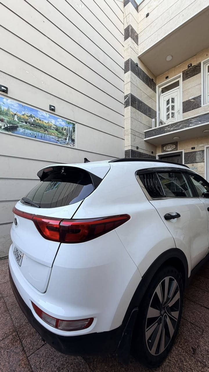 سلام عليكم
سبورتج 2019 
خليجي 
بصمة 
حساسات امامي خلفي 
تبريد قطعتين 
شاشه 
كأمره
داخل حمصي
ماشيه ١١٦ قابل لزيادة
مكينة ٢٠٠٠ 
3 أنظمة قيادة 
مري شفط
تحكمات سترين 
اشاير بالمري 
سياره بيها صبغ عام بدون شواصي ولا لغود ولا حوض
رقم بغداد الجديد باسمي 
السعر ١٣٣ وبيها مجال بسيط 
مكان سياره بغداد الحرية 
الاستفسار ***********
